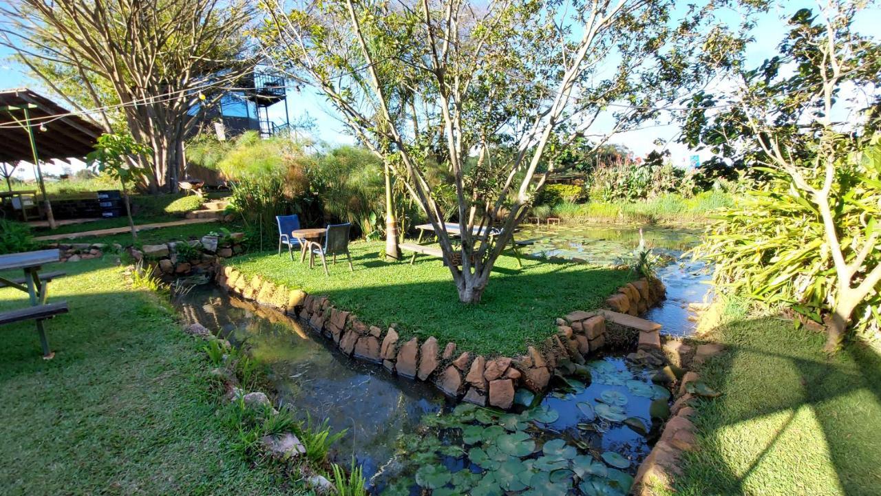 Yellow Haven Lodge Кампала Екстериор снимка