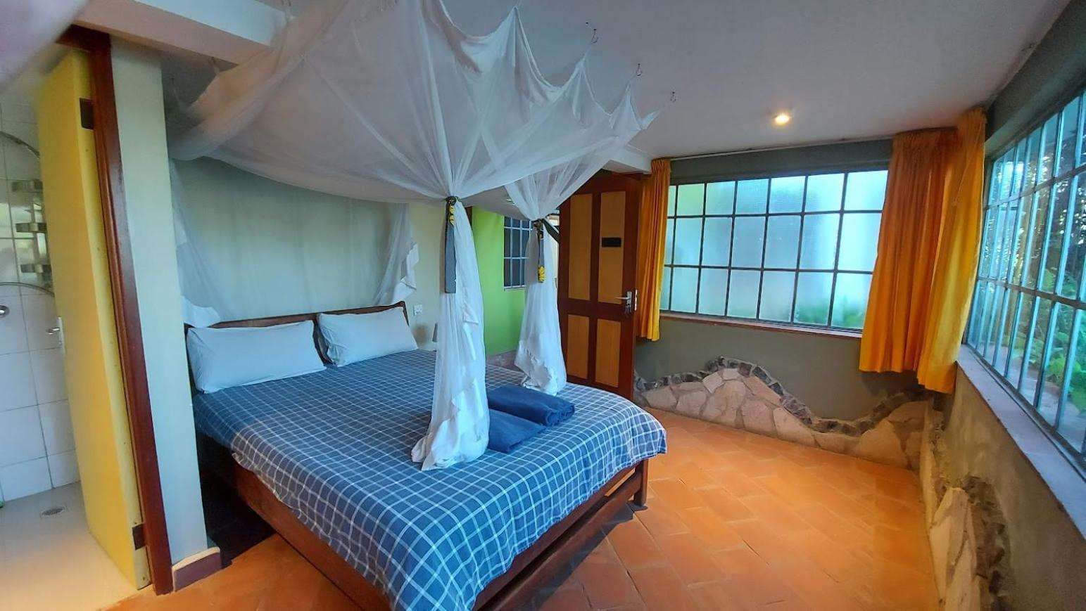 Yellow Haven Lodge Кампала Екстериор снимка