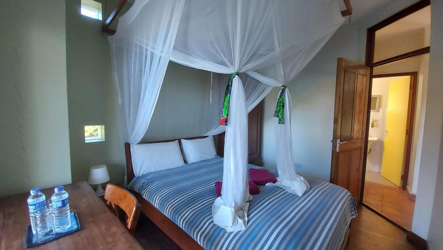 Yellow Haven Lodge Кампала Екстериор снимка