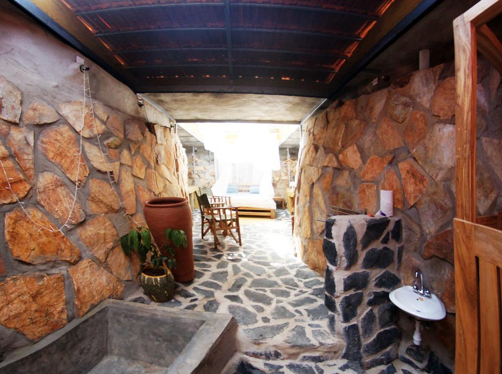 Yellow Haven Lodge Кампала Екстериор снимка