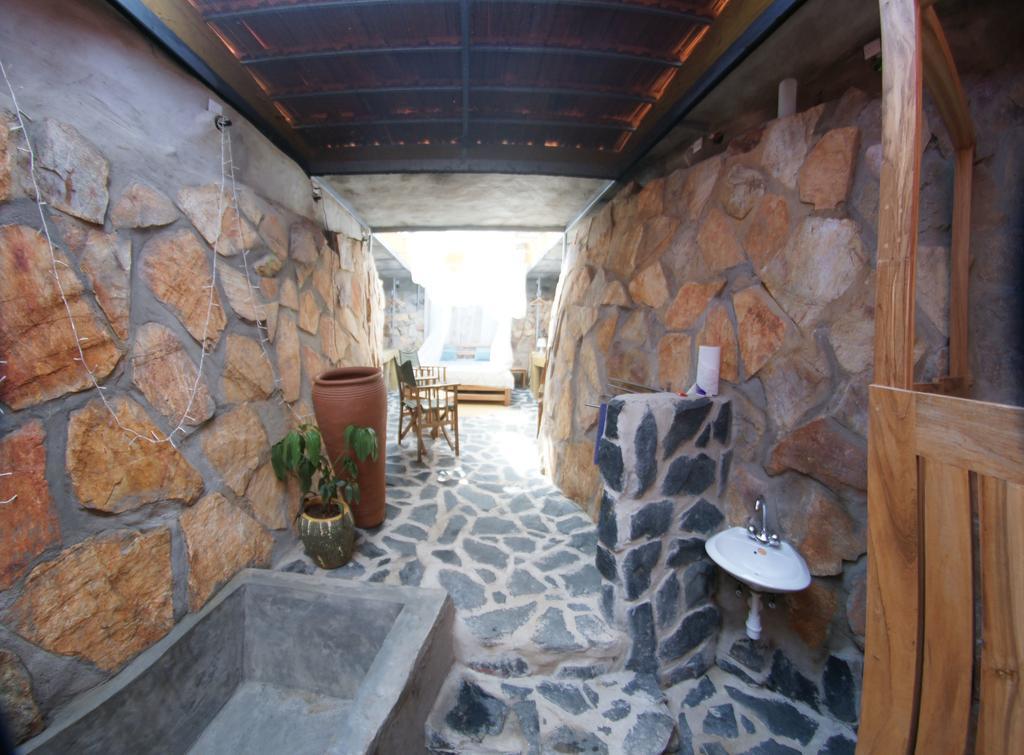 Yellow Haven Lodge Кампала Екстериор снимка